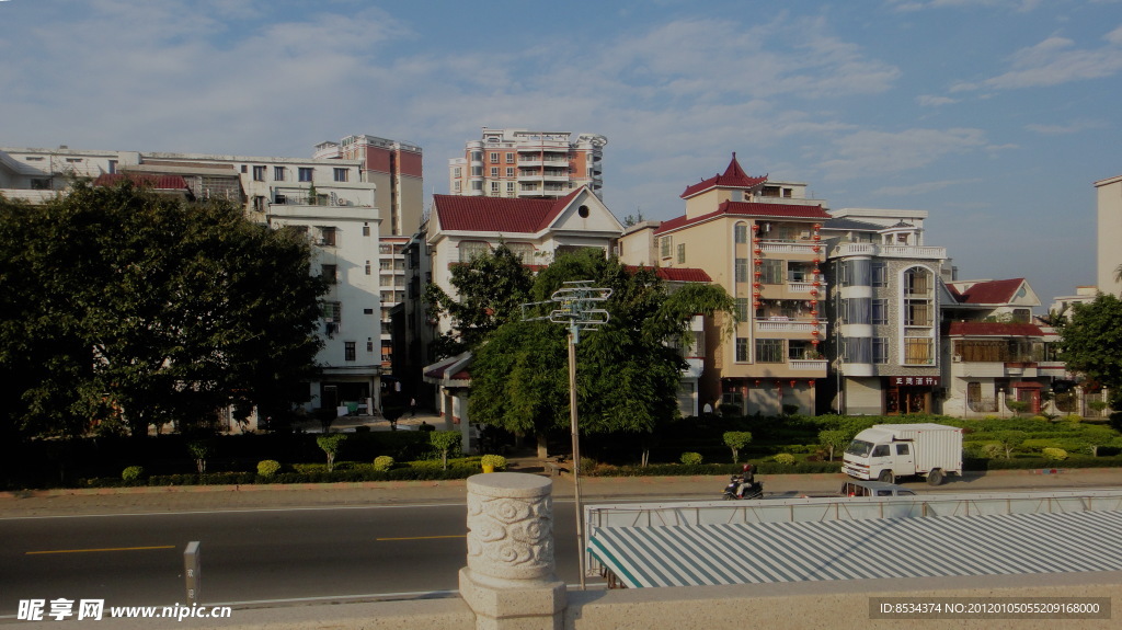 榕树村