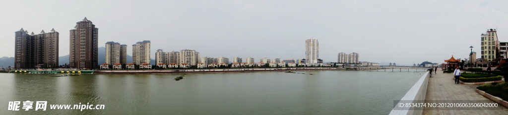 江面 城市