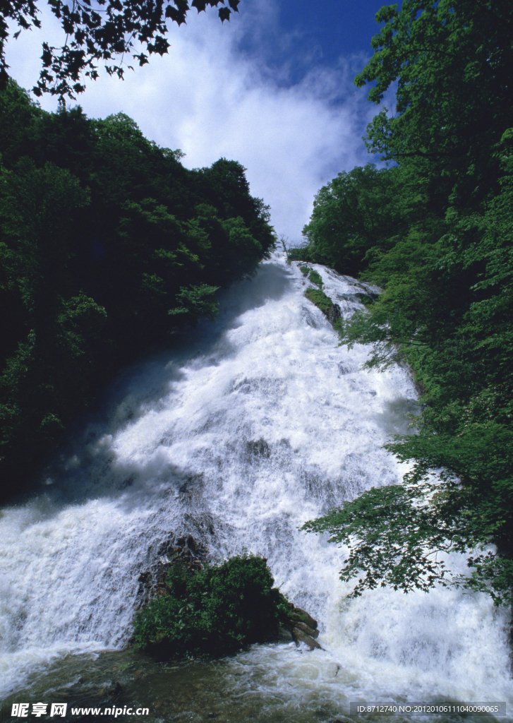 溪流水源