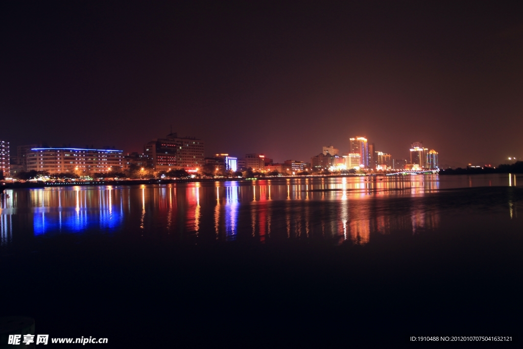 三亚河的夜景
