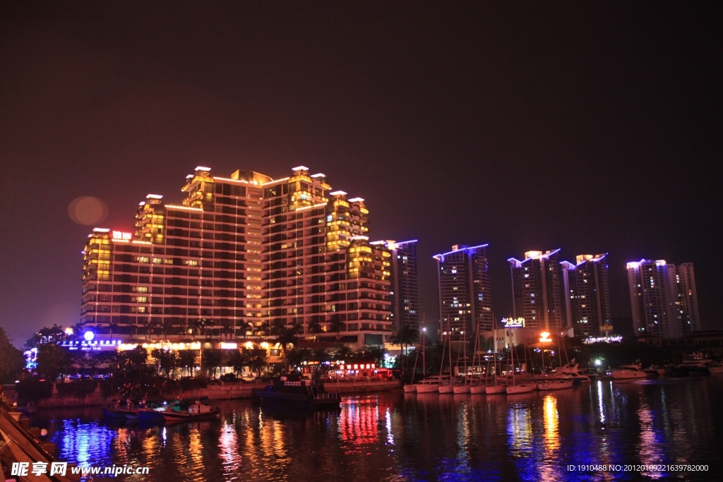 三亚河的夜景