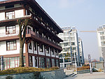 古代建筑与现代楼房