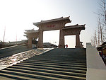 卧龙门