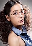 眼镜少女
