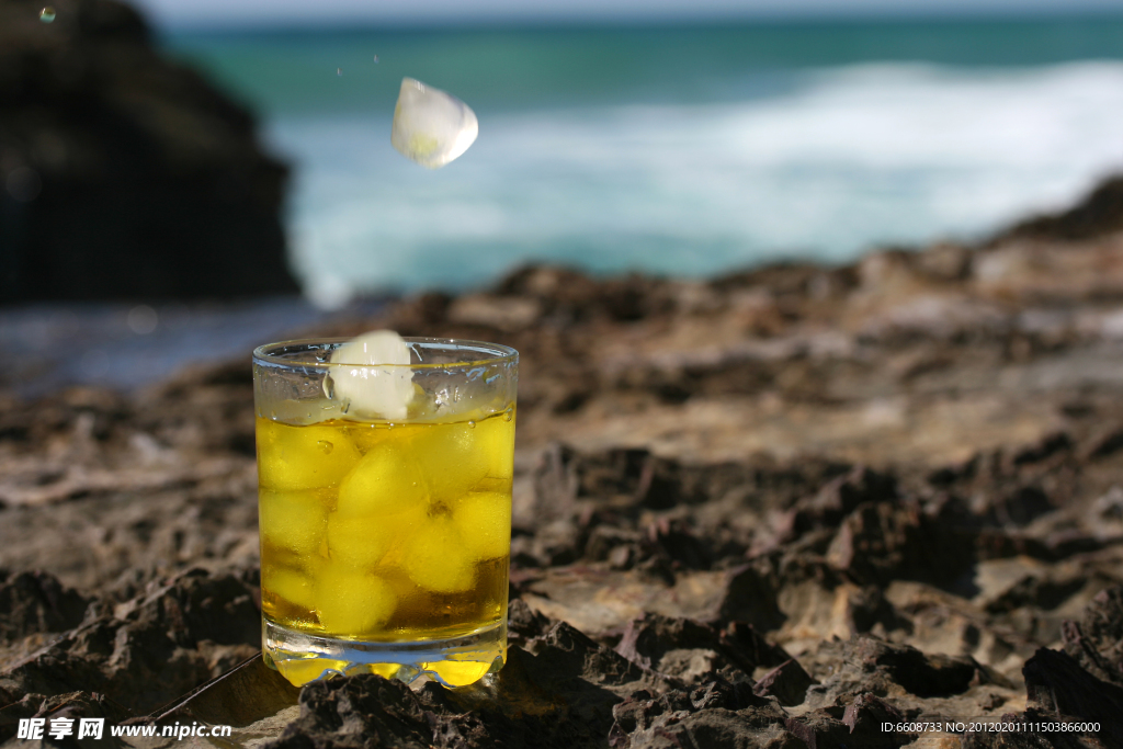 海边饮料饮料创意广告摄影