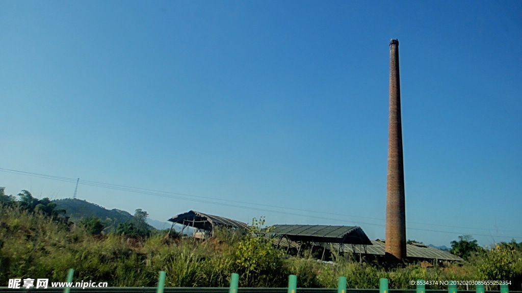 山里 烟囱