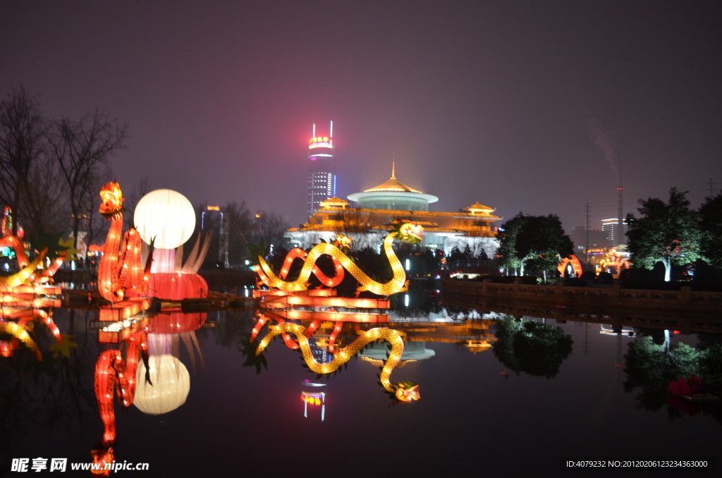 节日中的西安博物院远景