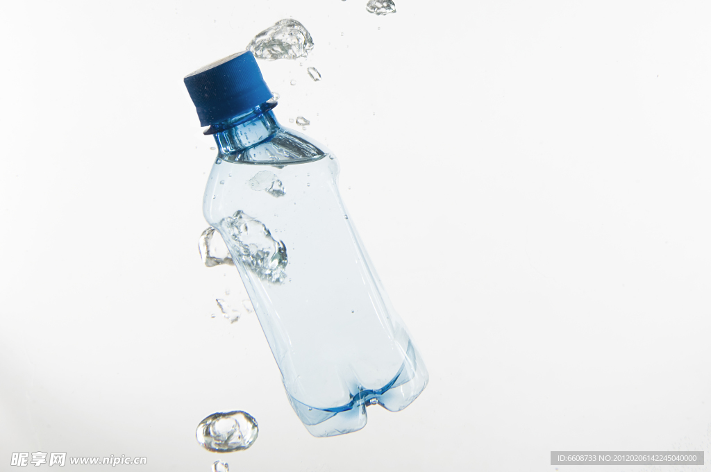 水瓶创意广告摄影