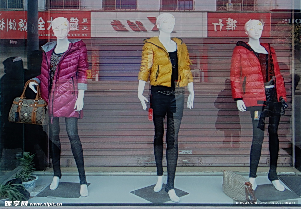 服装展窗