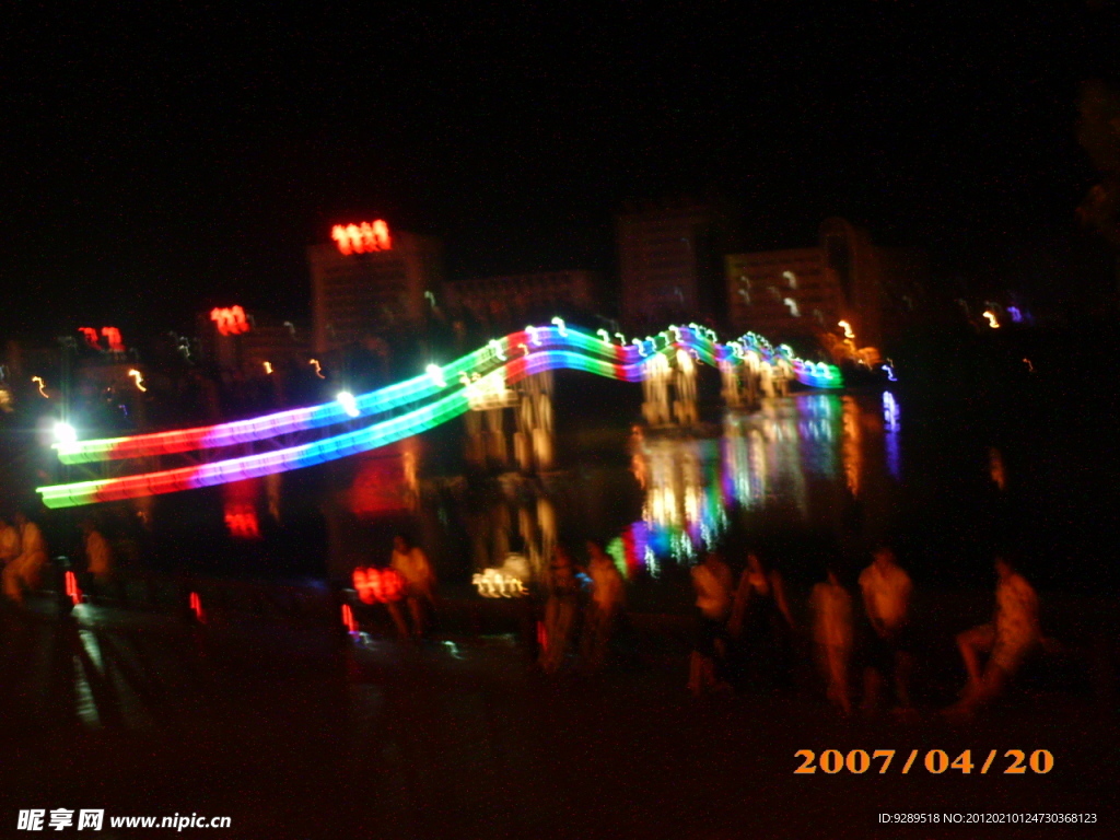 三亚彩虹天桥夜景
