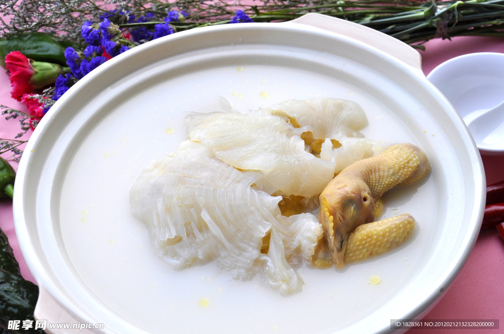 浓汤鸡煲翅