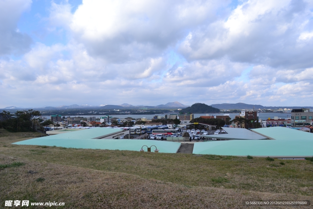 日出峰脚下