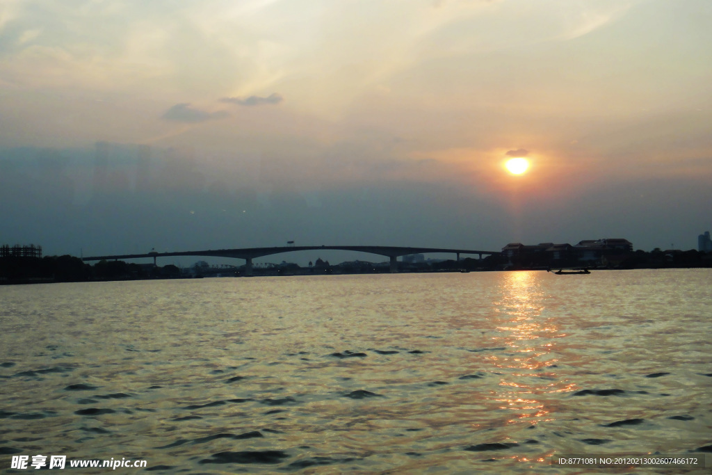 湄南河夕阳