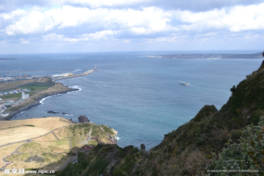 日出峰脚下