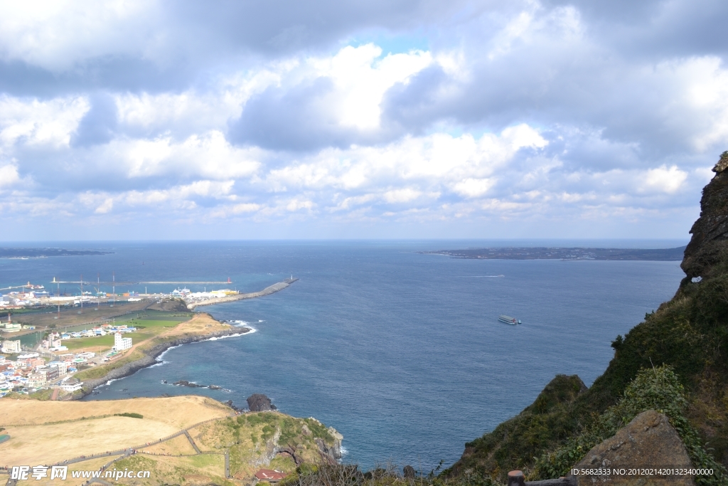 韩国日出峰脚下