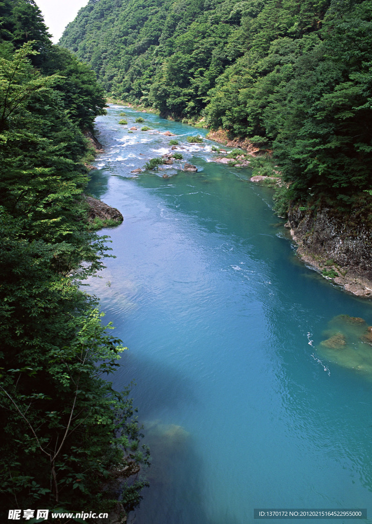 河流