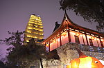 节日灯光下的小雁塔(非高清)