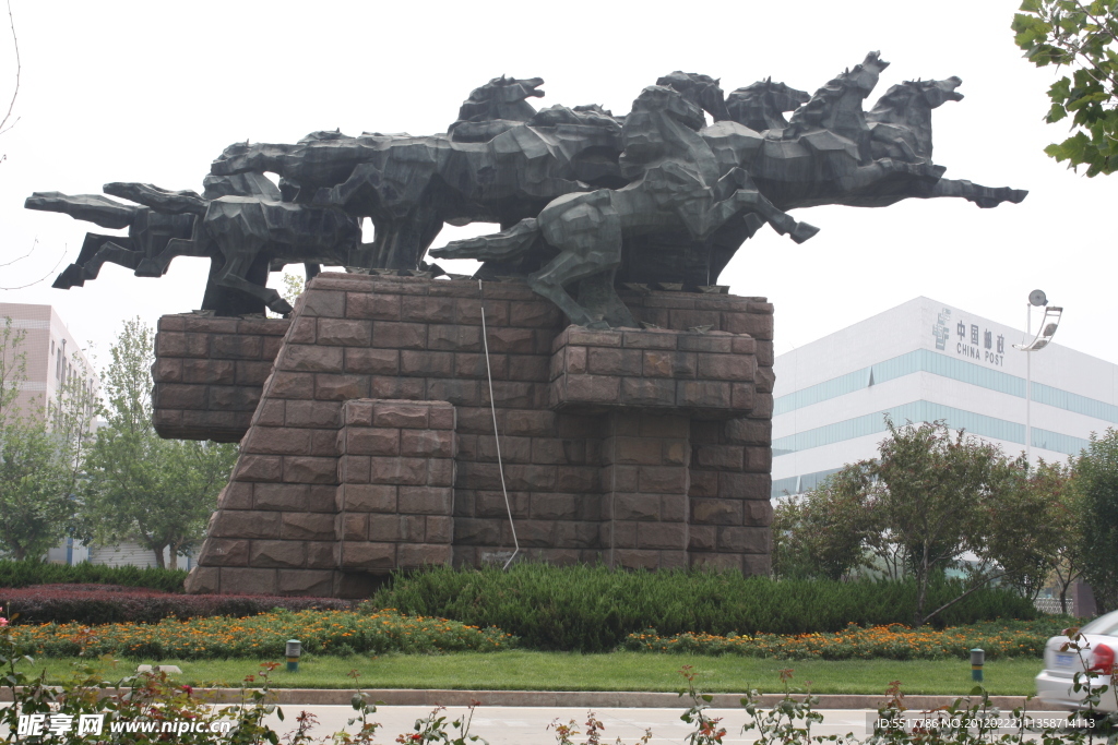 八匹马