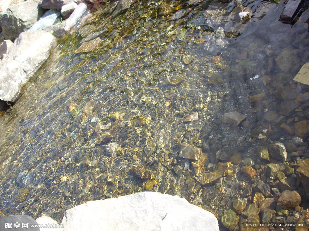 泉水清清