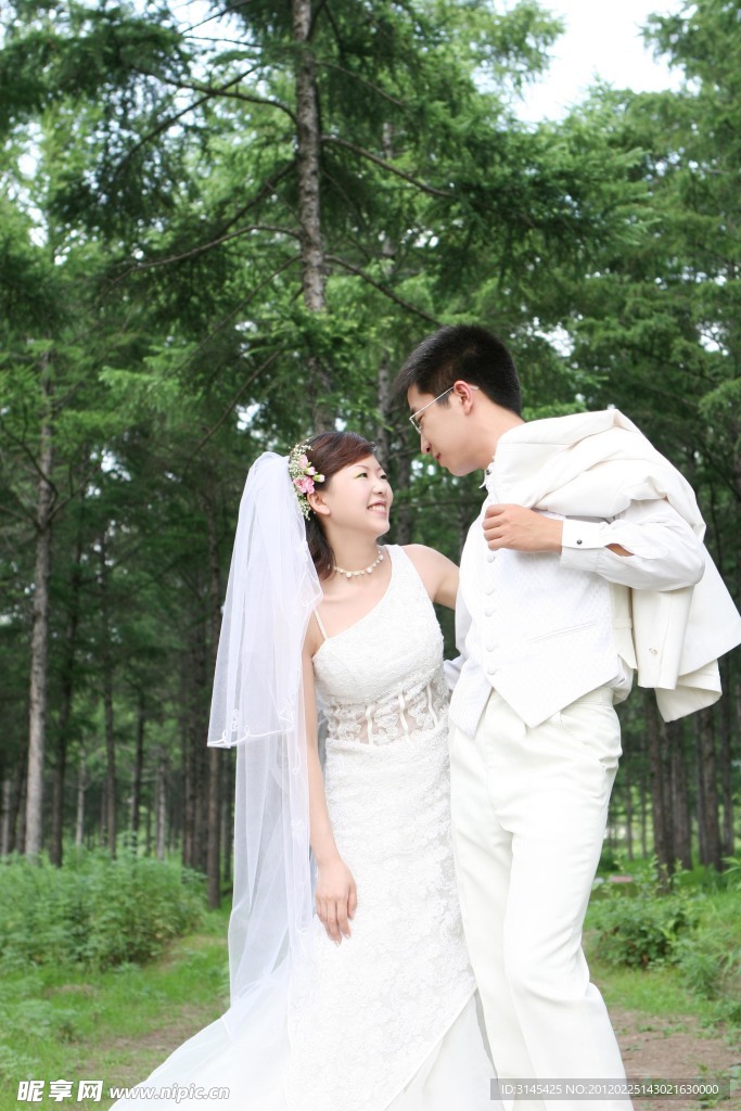 美女婚纱