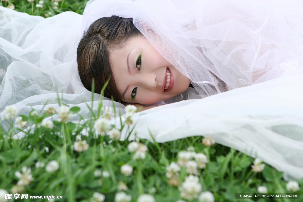 美女婚纱