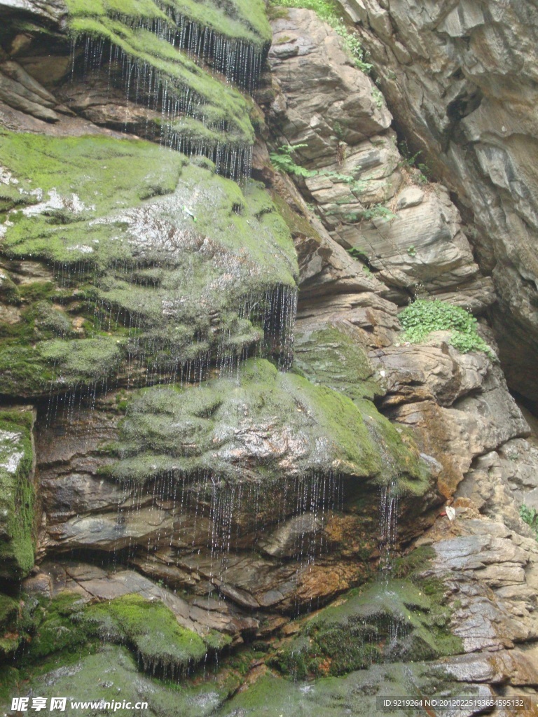 溪水