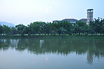 闽江学院钟楼柳树湖