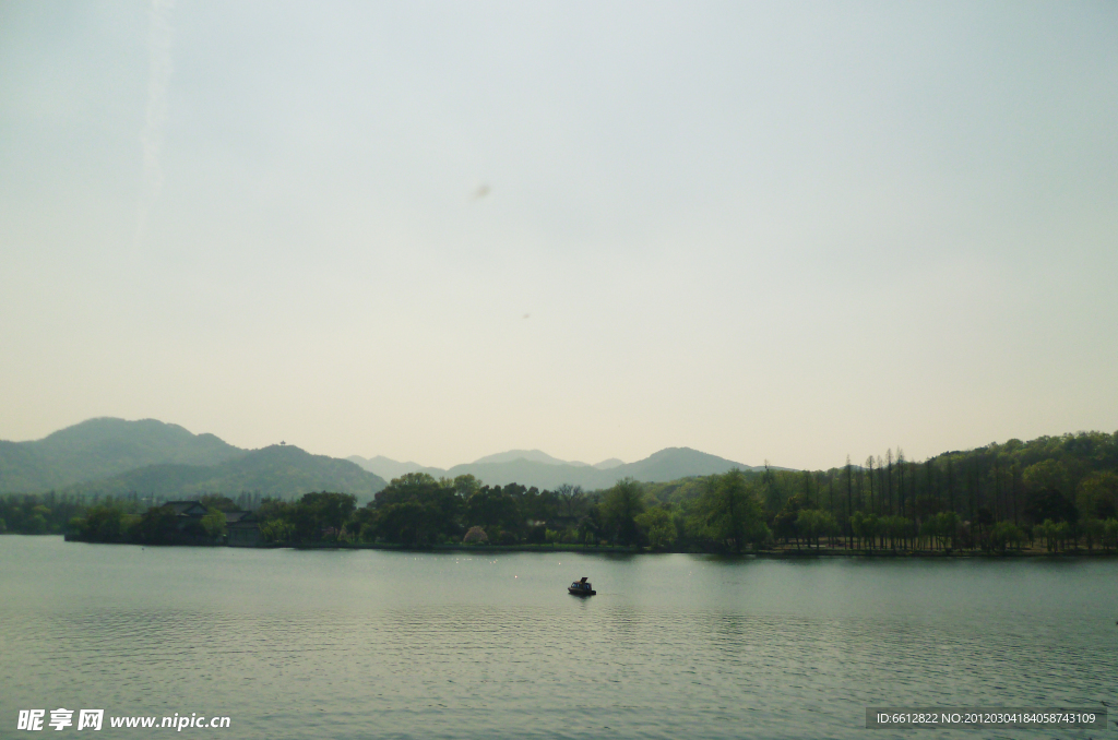 氤氲青山
