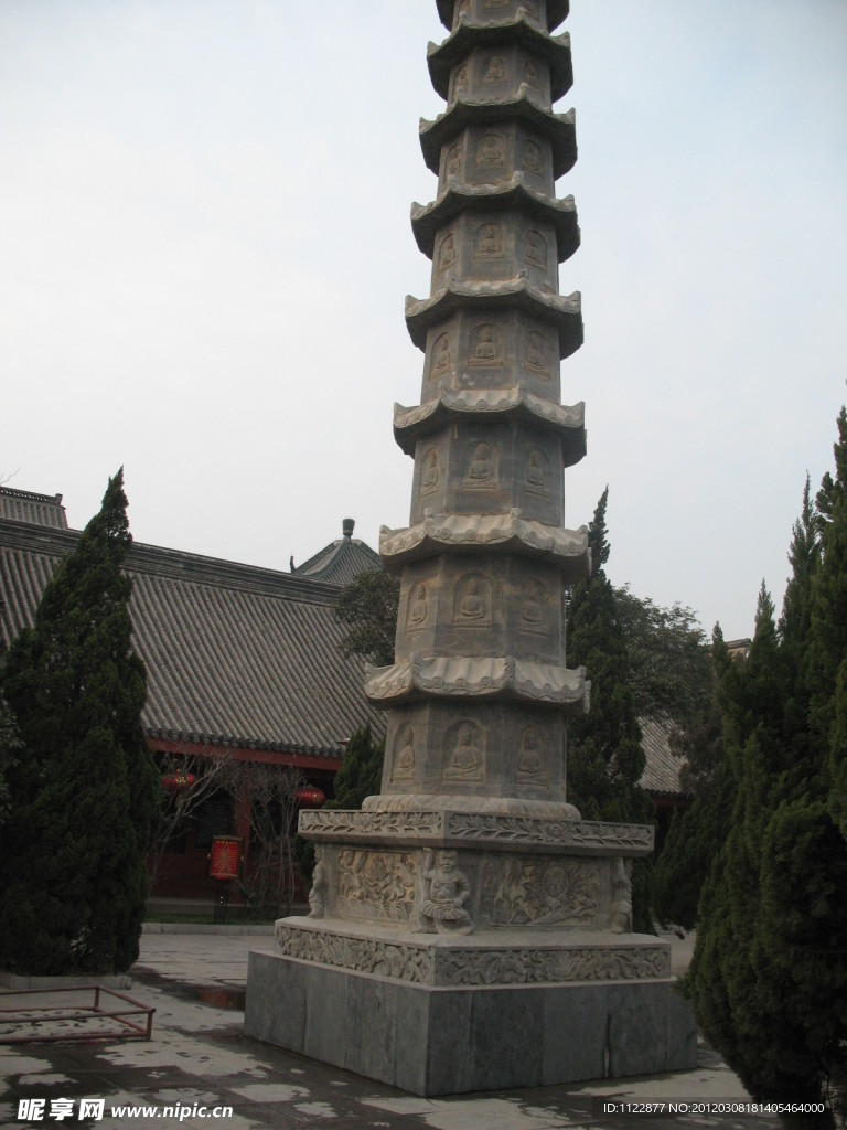 石雕塔
