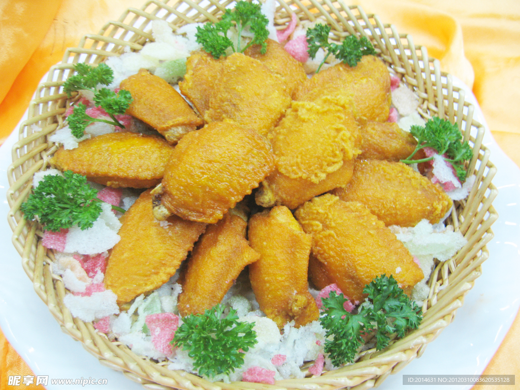 蒜香翅中