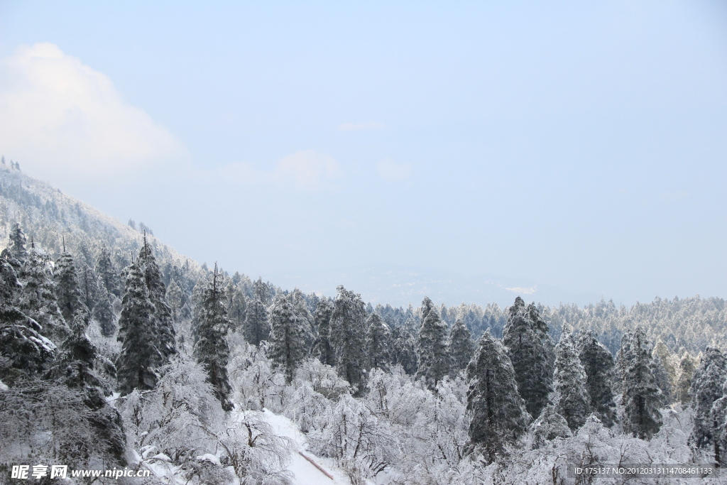 峨眉山