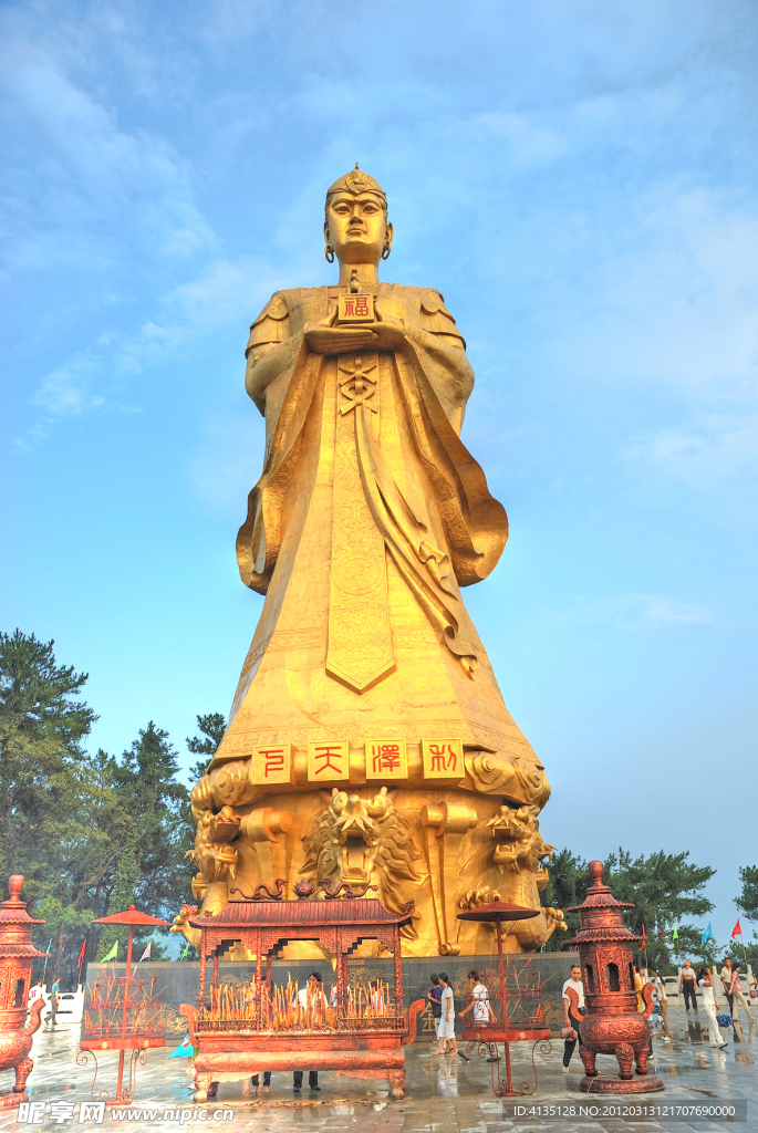西江龙母塑像