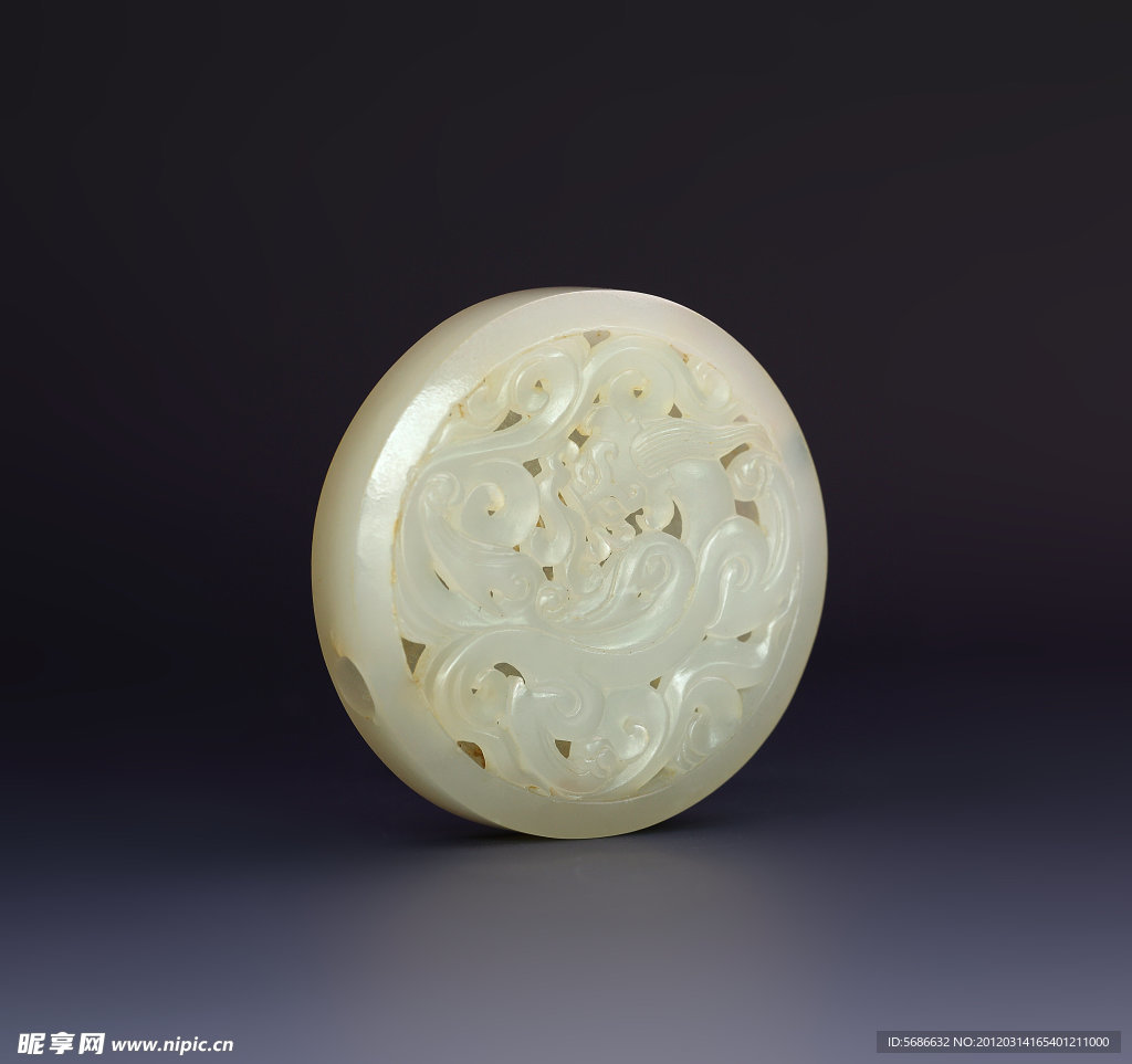 玉器 白玉雕龙香囊
