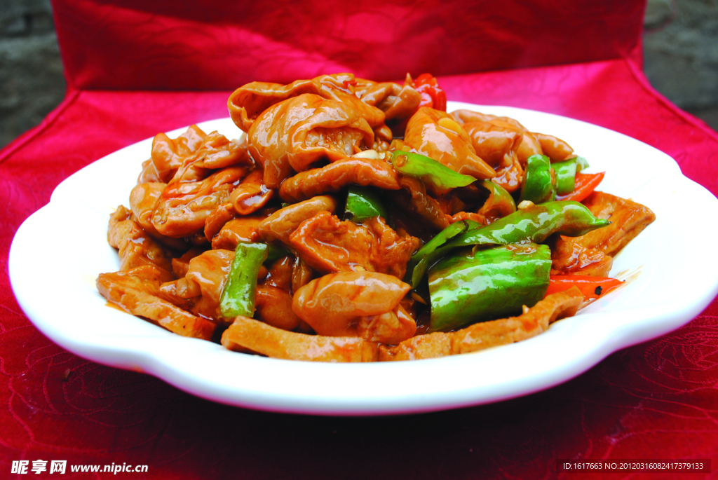 豆腐炒肥肠