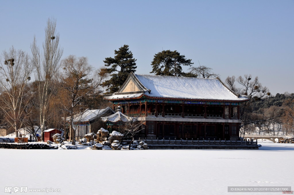 雪中烟雨楼