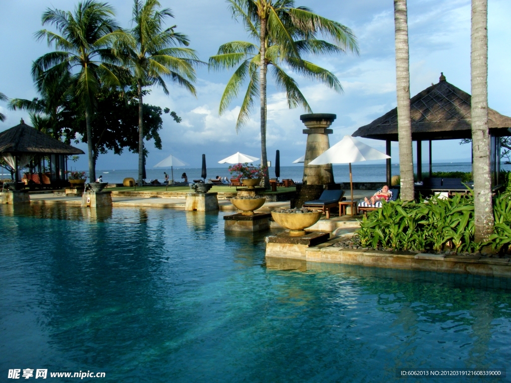 巴厘岛港丽酒店（Conrad Bali）游泳池
