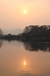 夕阳倒影