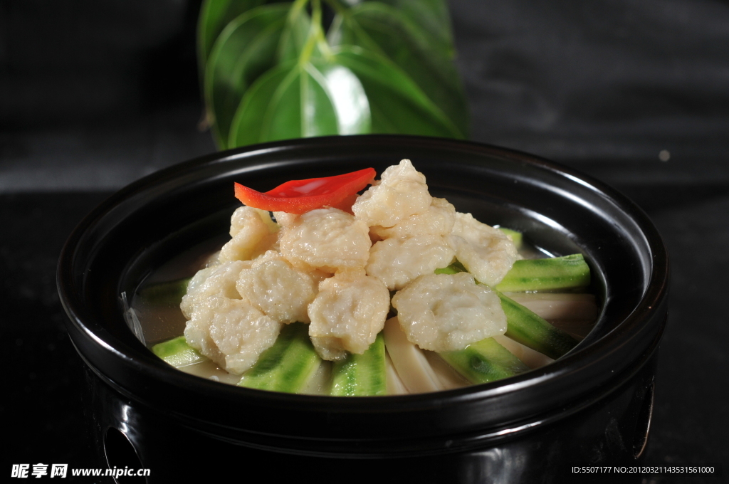 骨汤灵菇煮鱼腐