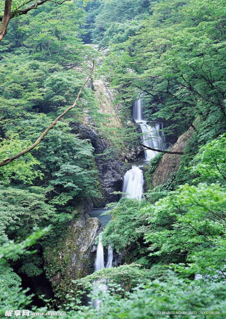 瀑布