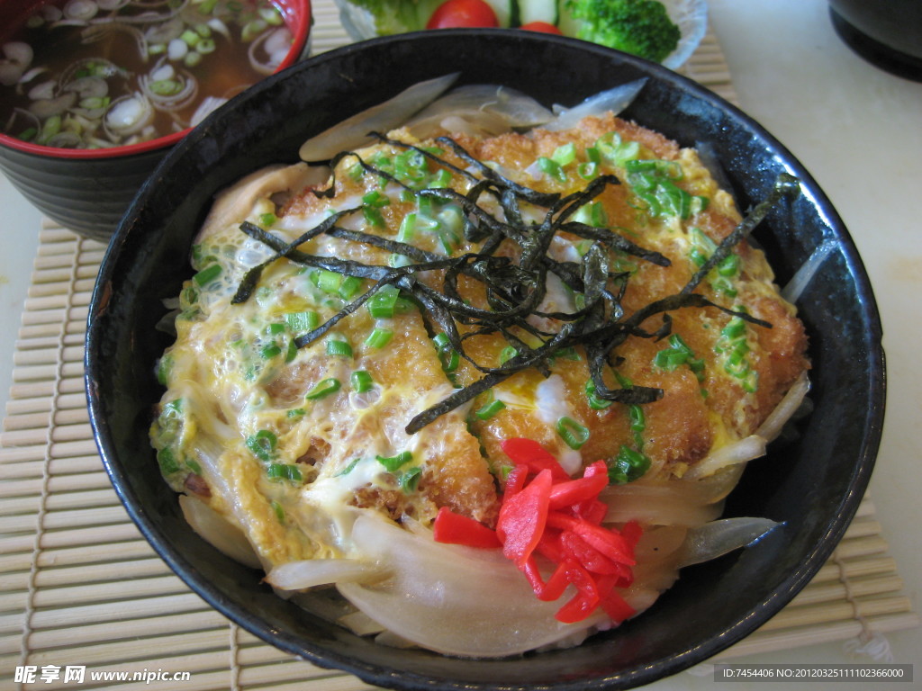 牛肉蛋饭日本美食