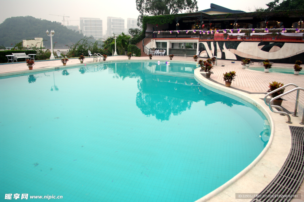酒店游泳池