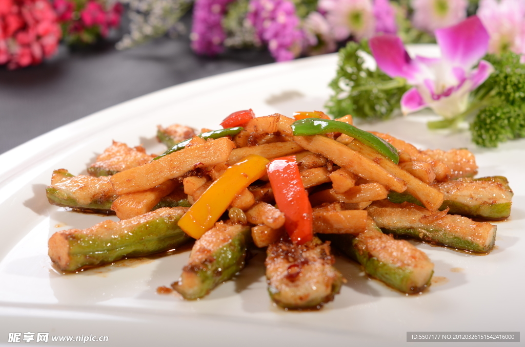 煎酿四季豆炒鸡腿菇