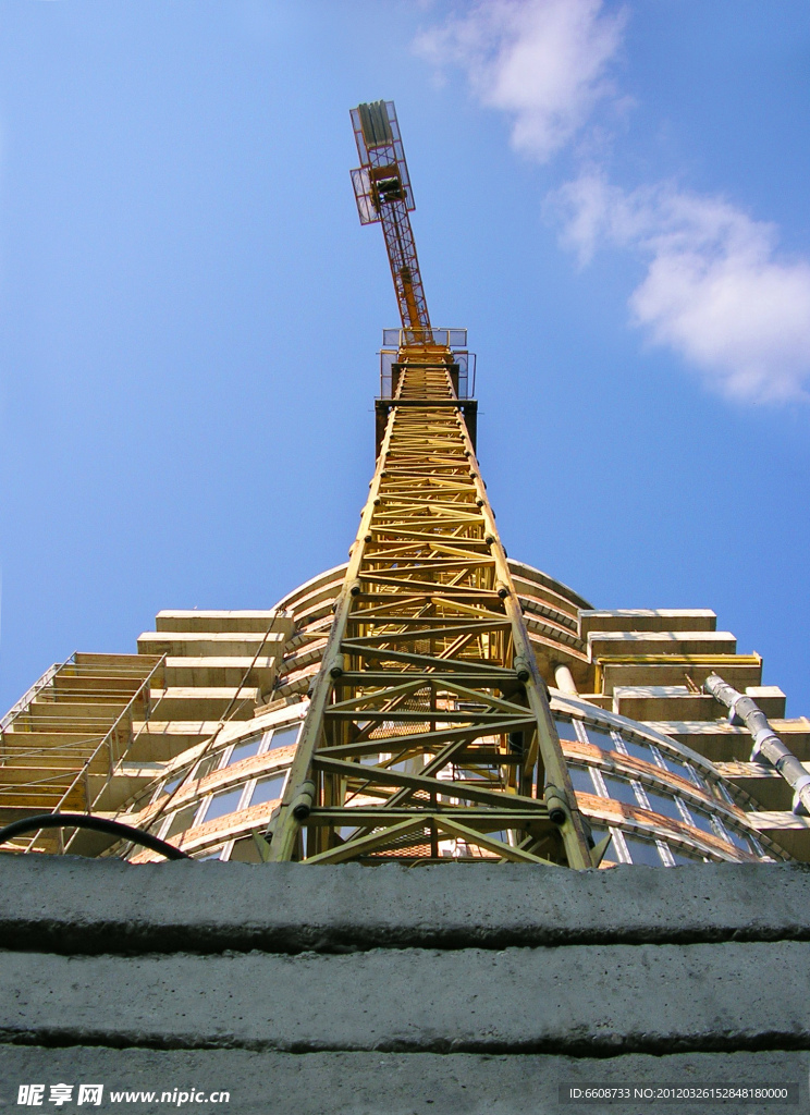 建筑和塔吊