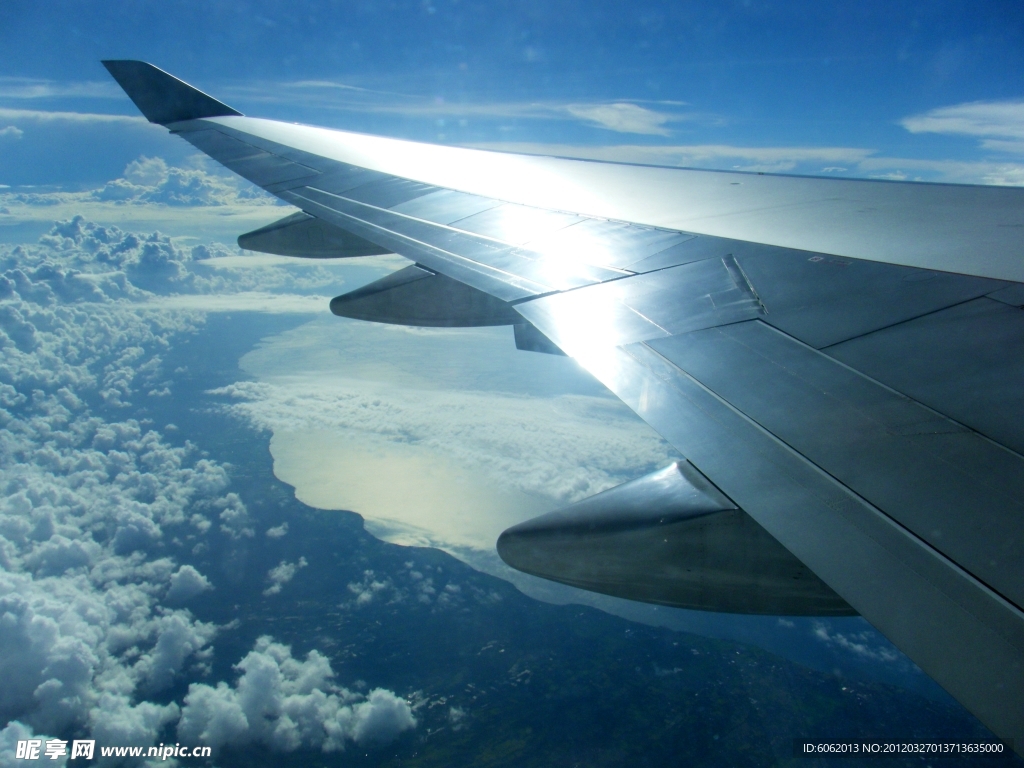 飞机上拍摄的巴厘岛