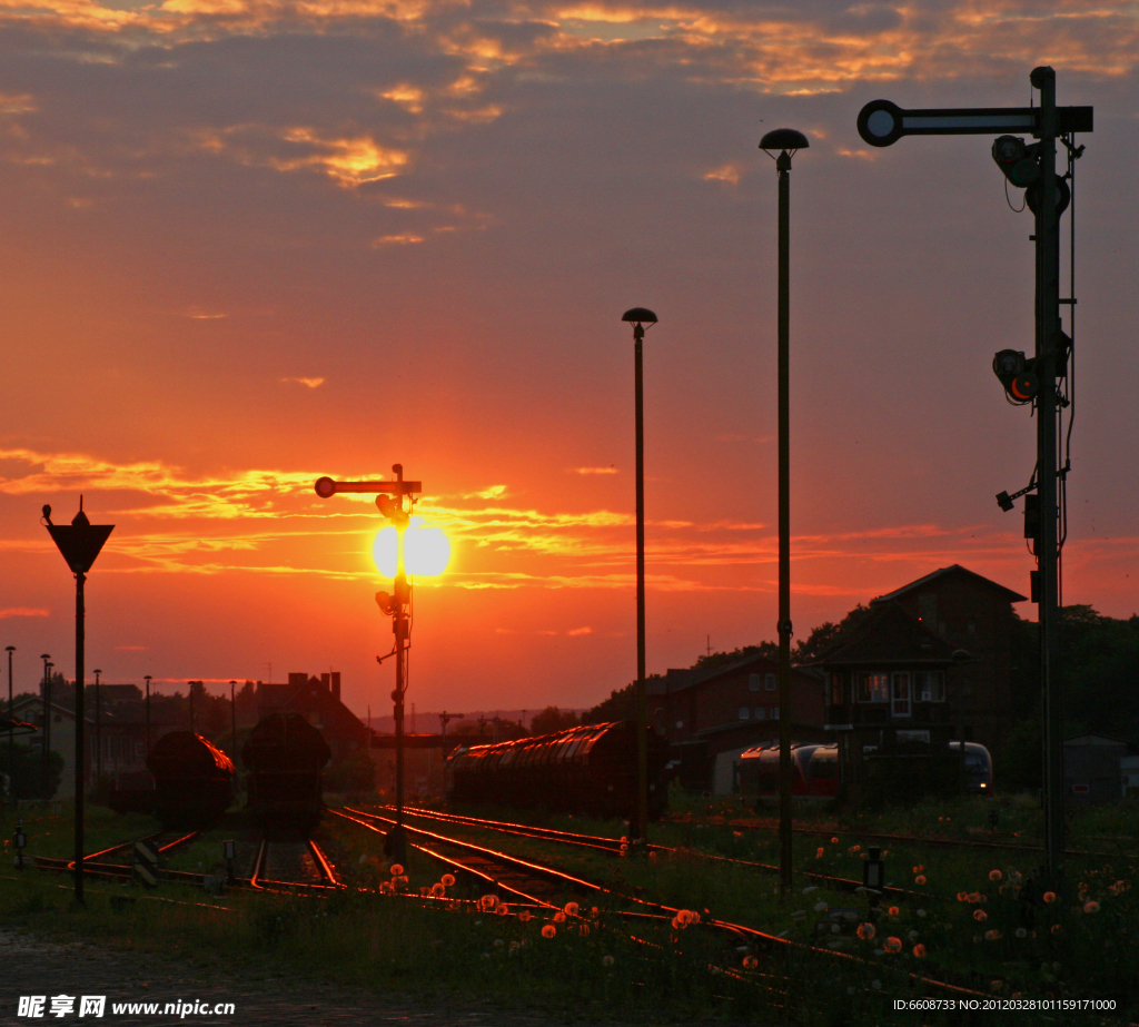 火车站夕阳风光