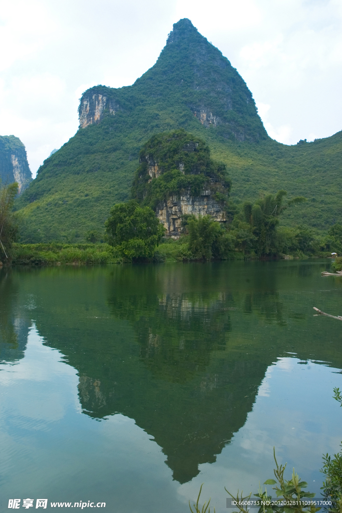 高山秀水