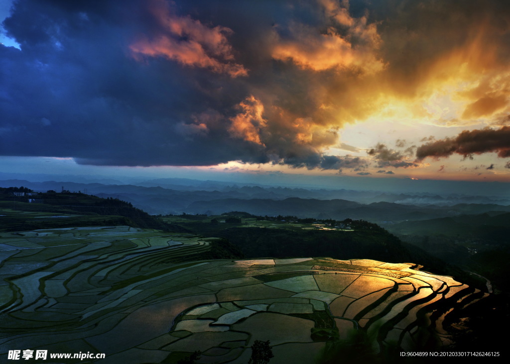 高坡夕照