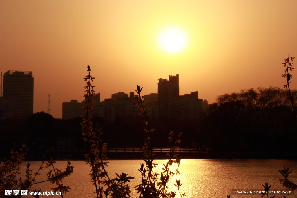 夕阳 建筑