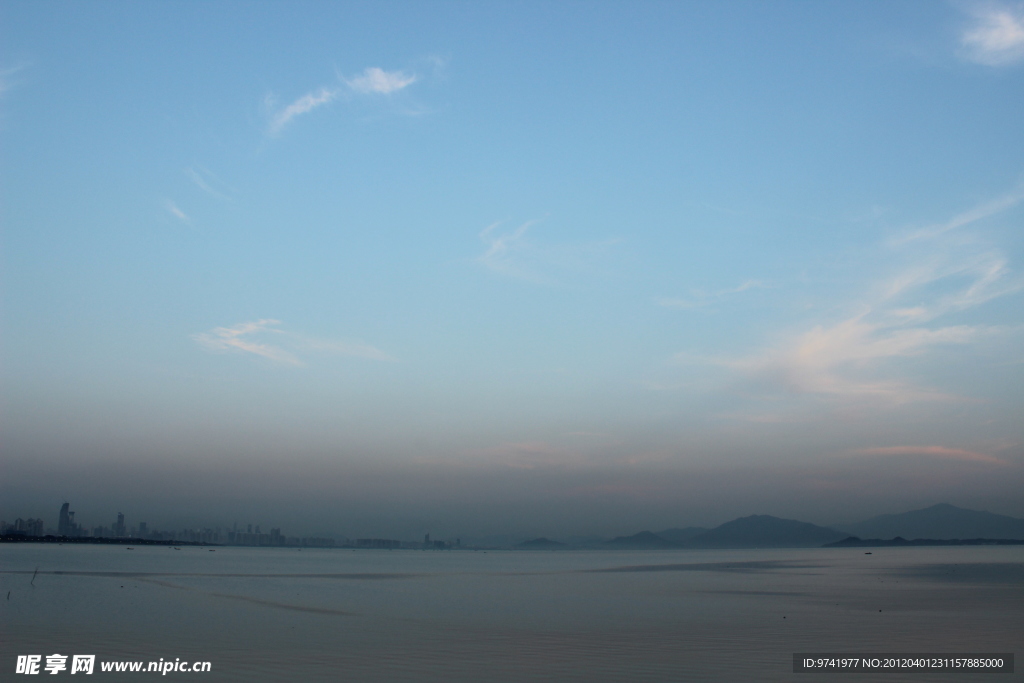 深圳湾海边