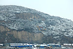 积雪的山